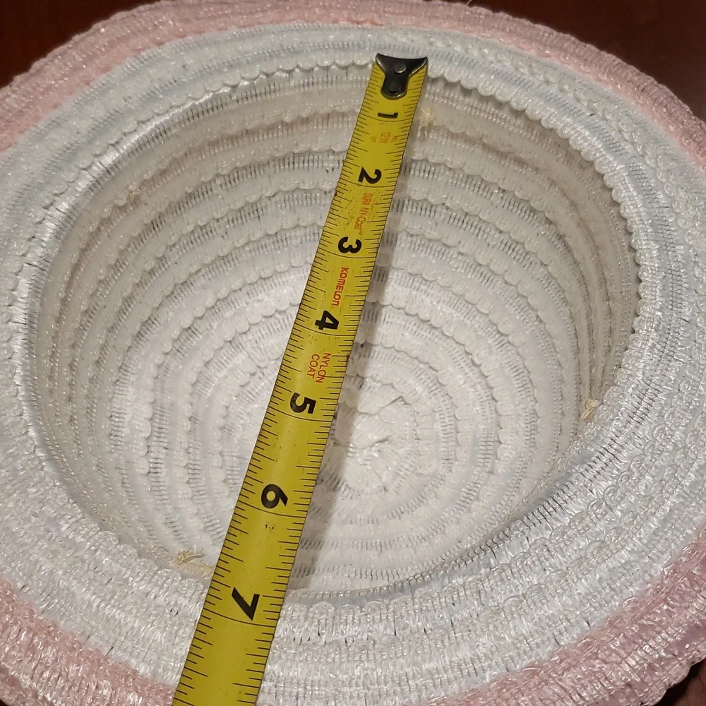 Girls hat NWOT White Pink